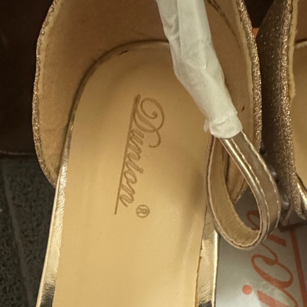 Chic Gold Women's Heels - Picture 3 of 4